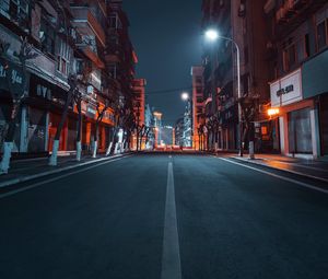 Превью обои дорога, город, здания, улица, ночь