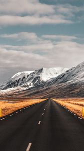 Превью обои дорога, горы, исландия, разметка, асфальт