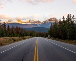 Превью обои дорога, горы, лес, поворот, пейзаж, асфальт