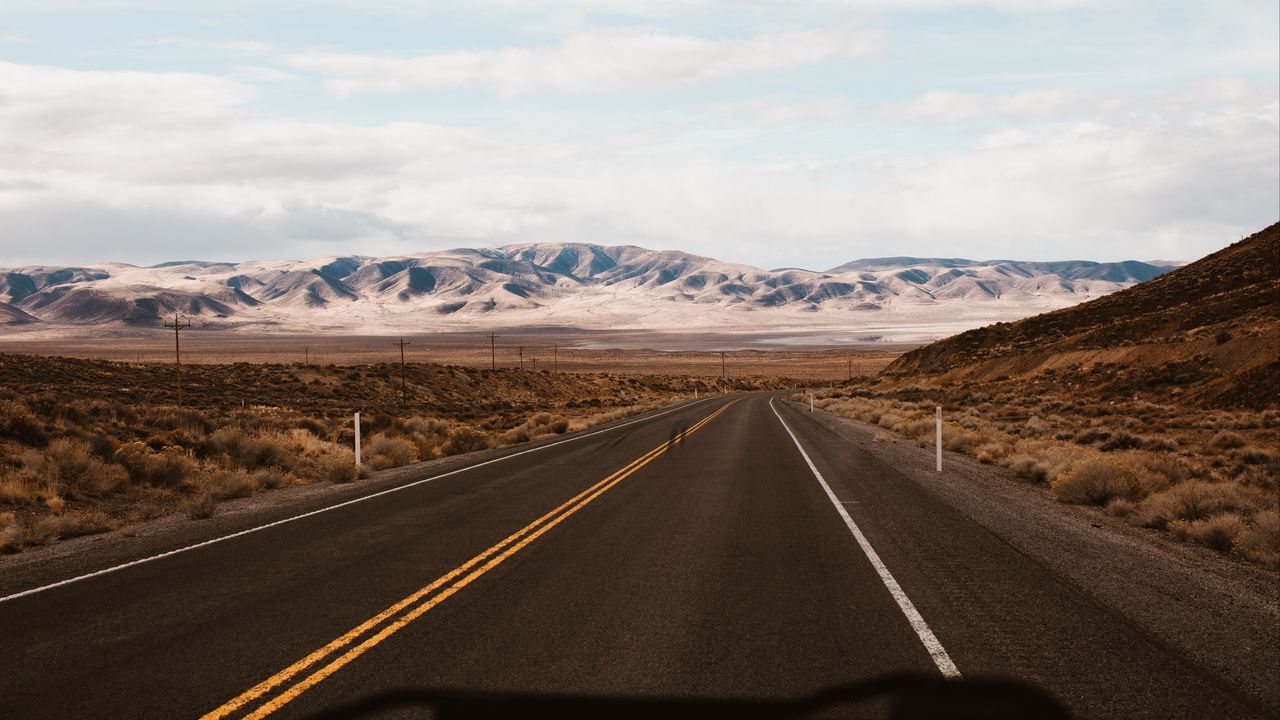 Обои дорога, горы, пустыня, поворот