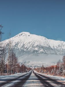 Превью обои дорога, горы, снег, деревья, пейзаж, зима