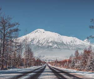 Превью обои дорога, горы, снег, деревья, пейзаж, зима