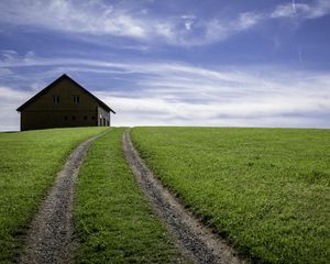 Превью обои дорога, холм, дом, природа, пейзаж
