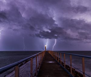 Превью обои дорога, маяк, молния, море, темный, облака