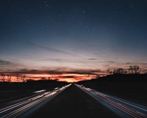 Превью обои дорога, ночь, линии, свет, звездное небо