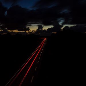 Превью обои дорога, ночь, поворот, небо