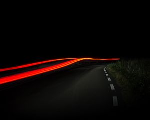 Превью обои дорога, ночь, темный, линия, свет, длинная выдержка