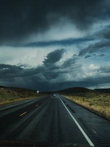 Превью обои дорога, облака, авто, движение