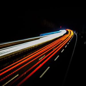 Превью обои дорога, огни, фризлайт, длинная выдержка, ночь