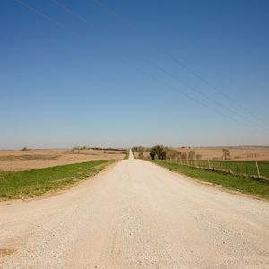 Превью обои дорога, поля, деревья, небо