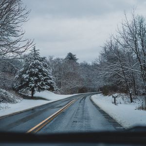 Превью обои дорога, поворот, асфальт, снег, зима