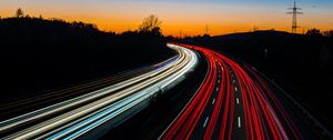 Превью обои дорога, поворот, подсветка, движение, вечер, сумерки, длинная выдержка