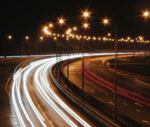 Превью обои дорога, поворот, свет, линии, длинная выдержка, темный