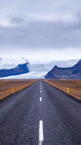 Превью обои дорога, разметка, асфальт, горы, снег, лед, исландия