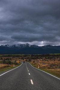 Превью обои дорога, разметка, горы, те анау, новая зеландия