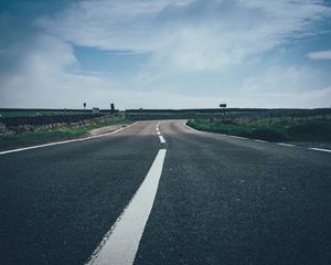 Превью обои дорога, разметка, небо