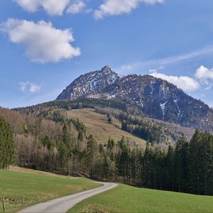 Превью обои дорога, склон, гора, деревья
