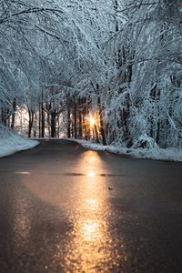 Превью обои дорога, снег, солнце, зима, природа