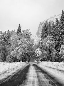 Превью обои дорога, снег, зима, гора, долина