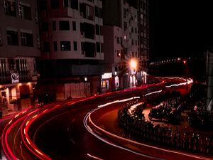 Превью обои дорога, свет, длинная выдержка, здания, ночь, темный