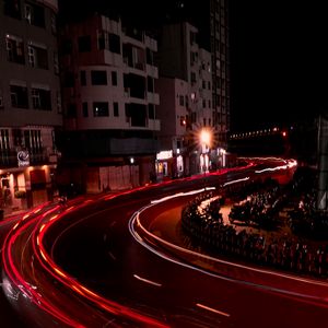 Превью обои дорога, свет, длинная выдержка, здания, ночь, темный