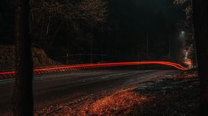 Превью обои дорога, свет, длинная выдержка, деревья, ночь, темный