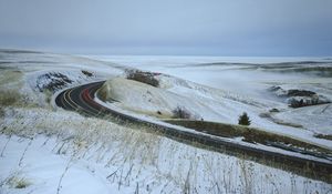 Превью обои дорога, трава, сухой, снег, зима, долгая выдержка