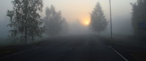 Превью обои дорога, туман, деревья, темный