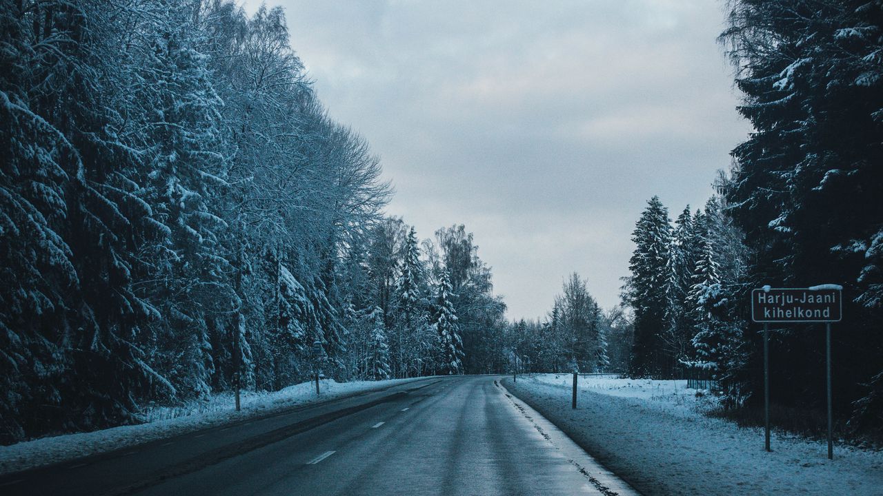 Обои дорога, зима, деревья, поворот