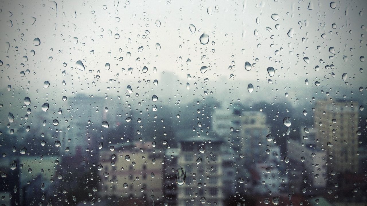 Обои дождь, окно, стекло, здания, капли