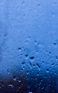 Превью обои дождь, стекло, капли, мокрый, макро, синий