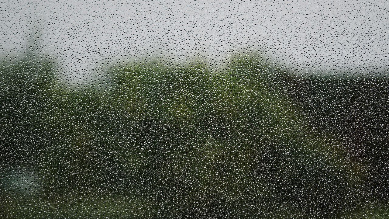 Обои дождь, стекло, капли, мокрый, макро, размытие