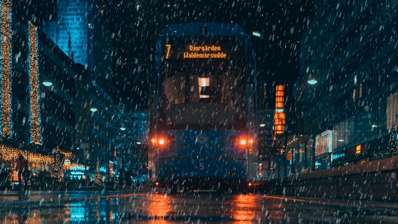 Обои дождь, транспорт, город, вечер, ночь