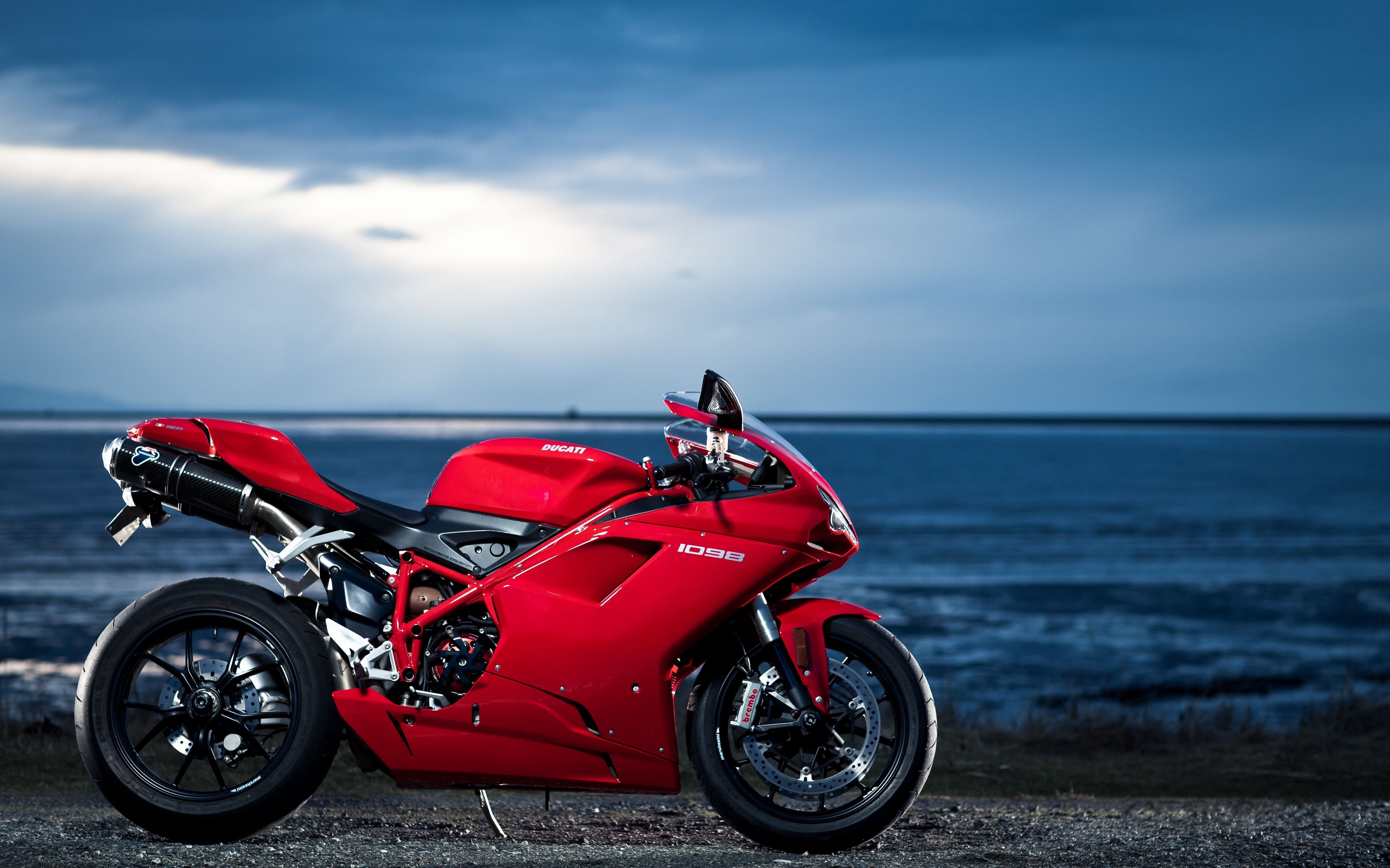 Электромотоцикл Ducati 848