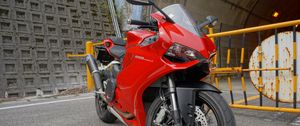 Превью обои ducati, мотоцикл, байк, красный, стоянка, мото