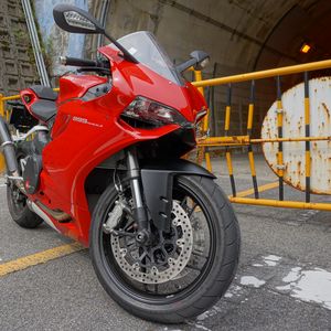 Превью обои ducati, мотоцикл, байк, красный, стоянка, мото