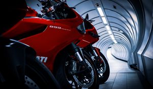 Превью обои ducati, мотоциклы, красный, тоннель