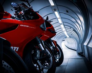 Превью обои ducati, мотоциклы, красный, тоннель