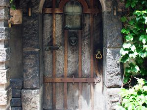 Превью обои дверь, арка, свет, тень, каменный