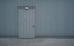 Превью обои дверь, стена, серый, минимализм