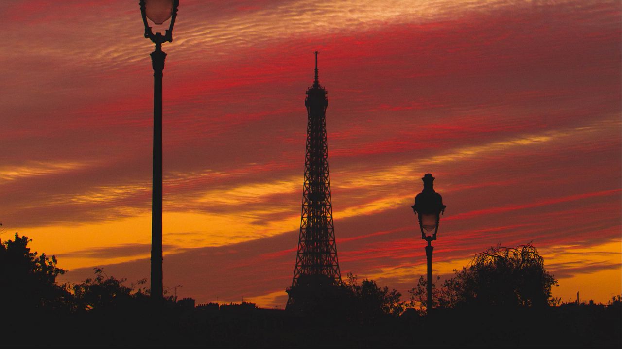 Обои эйфелева башня, башня, фонари, сумерки, город, париж