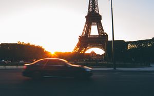 Превью обои эйфелева башня, париж, франция, автомобиль, движение, закат