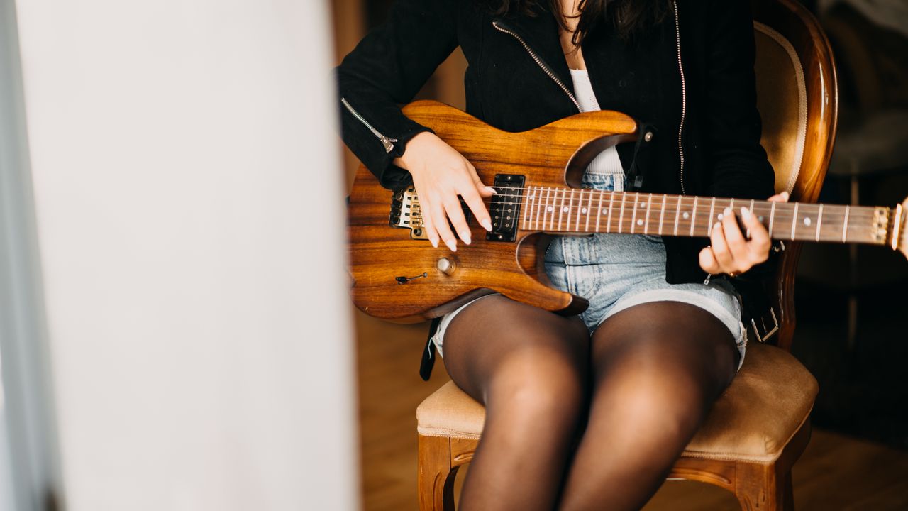 Обои электрогитара, гитара, девушка, гитарист, музыка