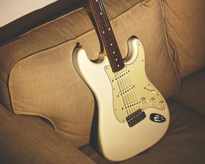 Превью обои электрогитара, гитара, музыкальный инструмент, белый, stratocaster