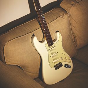 Превью обои электрогитара, гитара, музыкальный инструмент, белый, stratocaster