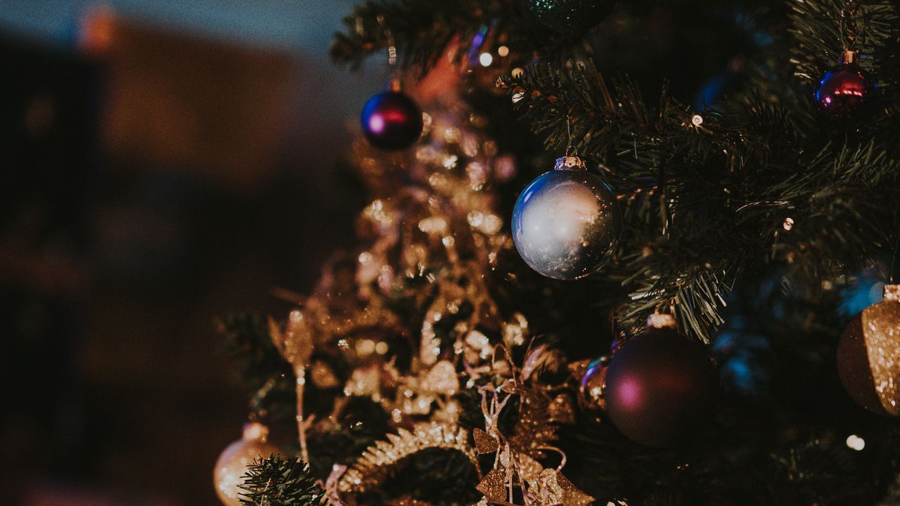 Обои елка, елочные игрушки, рождество, новый год, украшение