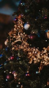 Превью обои елка, елочные игрушки, рождество, новый год, украшение