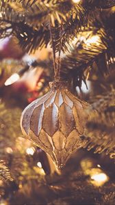Превью обои елка, елочные украшения, гирлянда, новый год, рождество