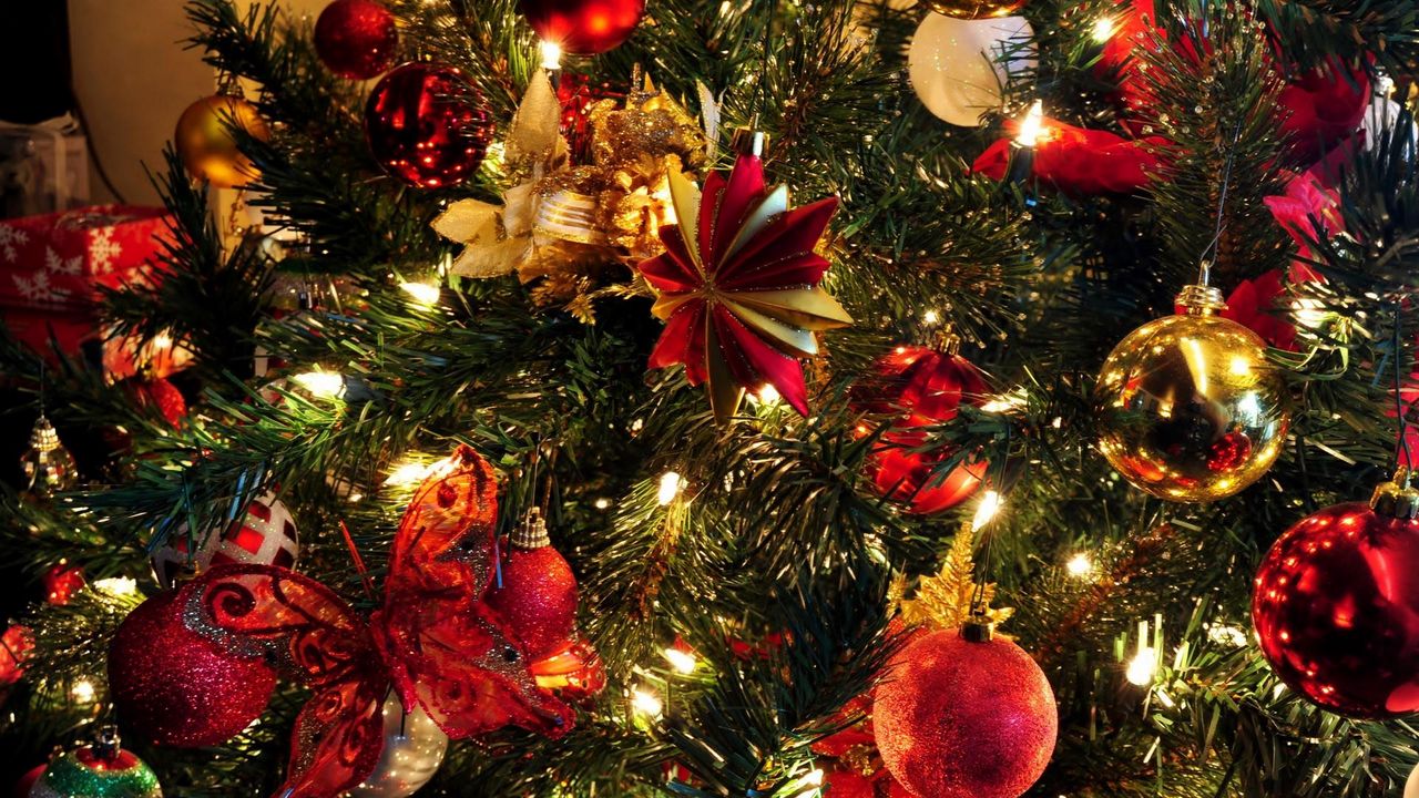 Обои елка, игрушки, гирлянда, праздник, новый год, рождество