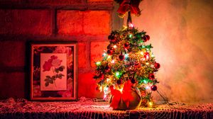 Превью обои елка, новый год, рождество, украшение, гирлянды